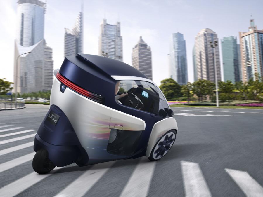  Toyota i-Road Concept 2013 года  (фото 6 из 15)